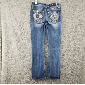 Re-poshing miss me jeans .  Size 28